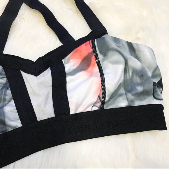 lululemon athletica Other - Lululemon Rare Unicorn Tears Hot Class Bra {J14}